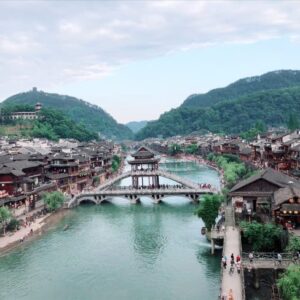 Tour Hà Nội - Trương Gia Giới - Phượng Hoàng Cổ Trấn - Thất Tinh Sơn 5 Ngày 4 Đêm